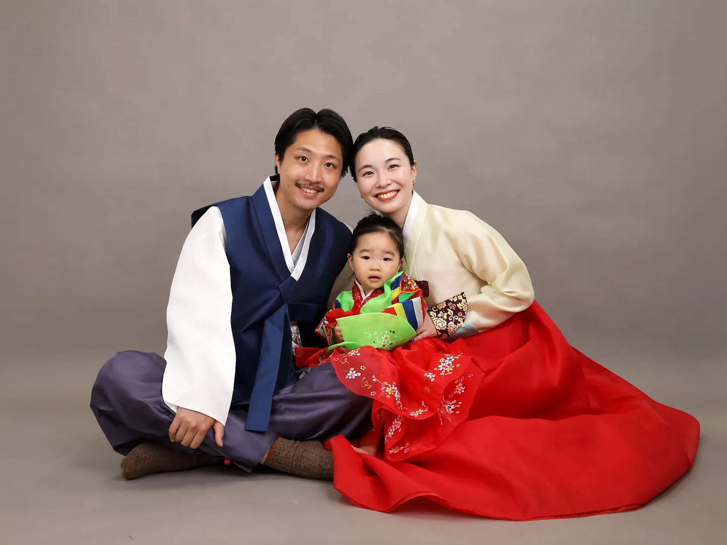 【GRAY Backdrop Photoshoot -前撮り...