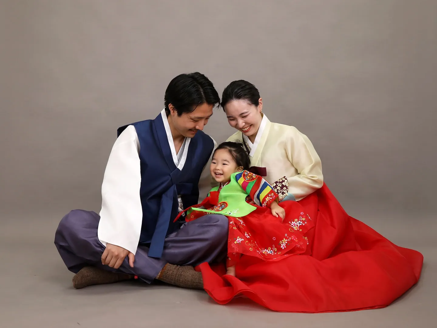 【GRAY Backdrop Photoshoot -前撮り...