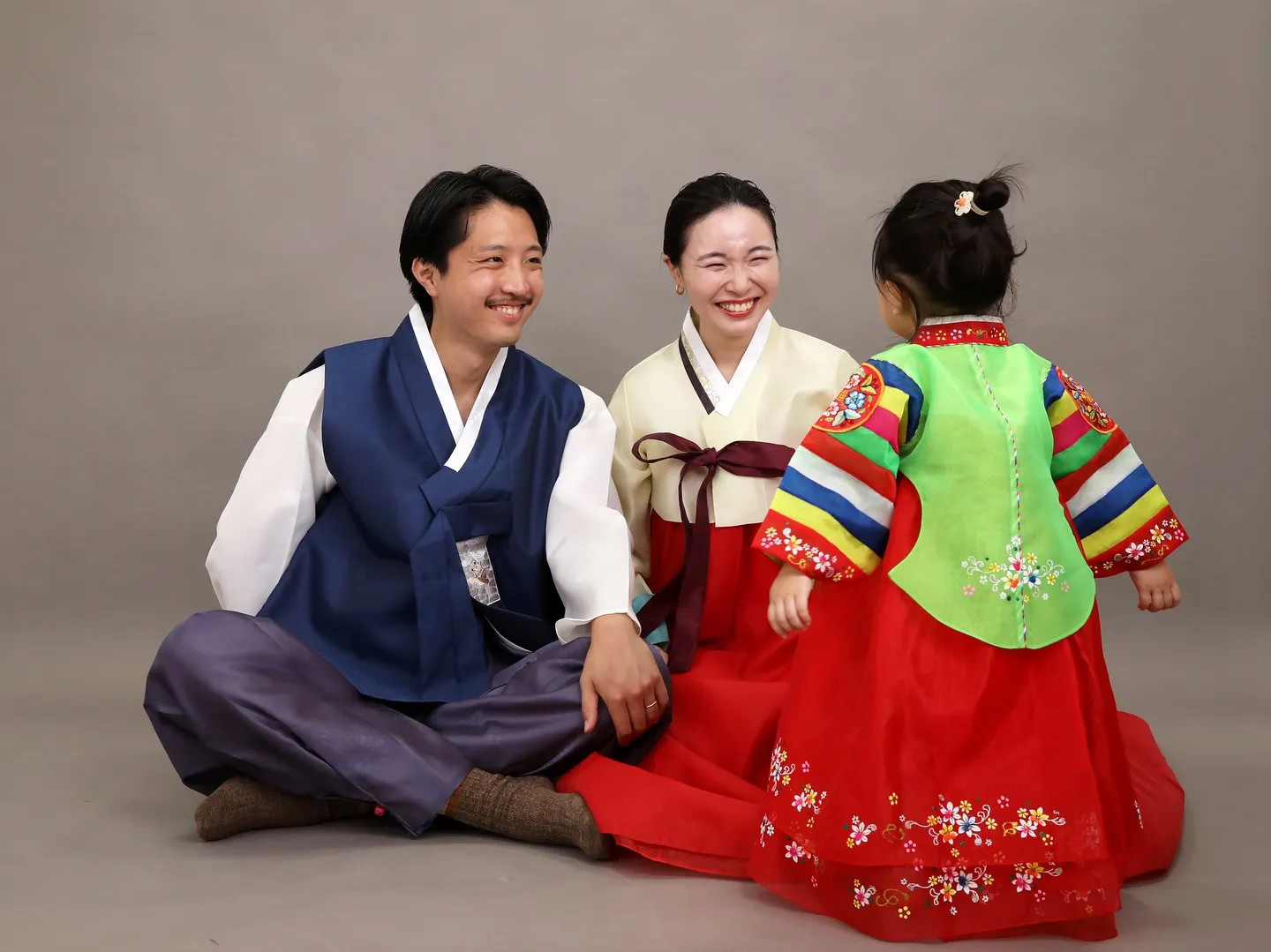 【GRAY Backdrop Photoshoot -前撮り...