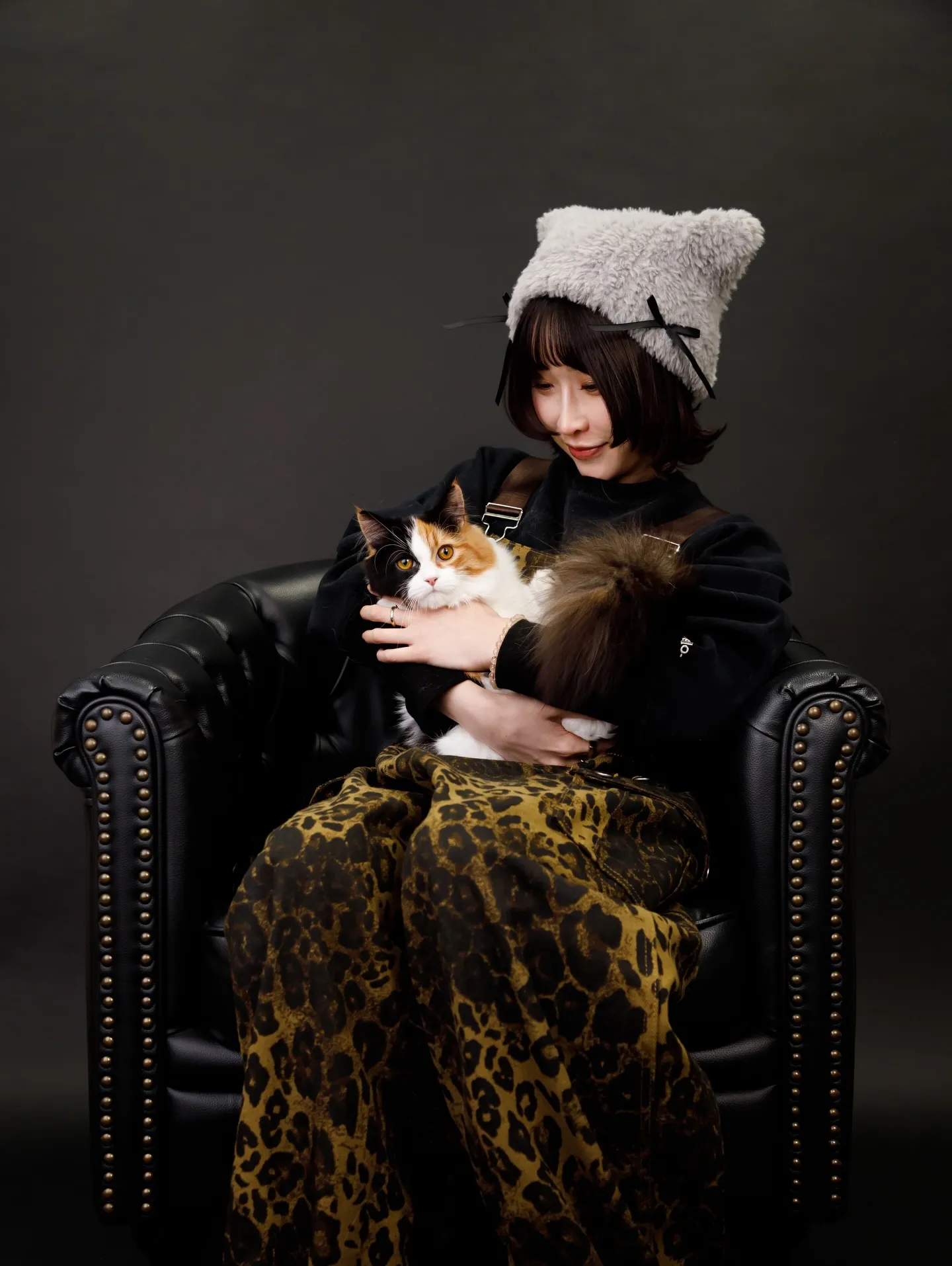 【BLACK Backdrop -& BLACK Sofa-...